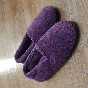(L) ISOspa by ISOTONER Cozy Teddy Slippers Soft Weekend Loungewear Casual
